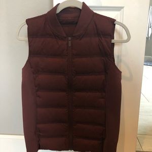 Gorgeous bomber style Lululemon down vest size 6/8